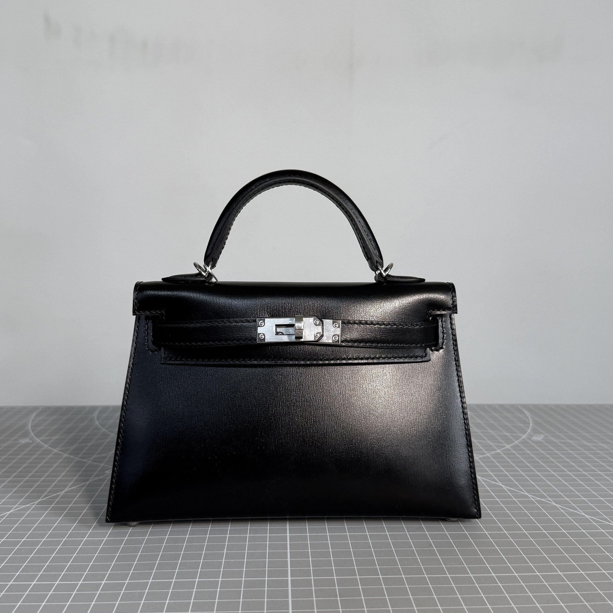 Mini kelly 89Noir BOX Leather PHW